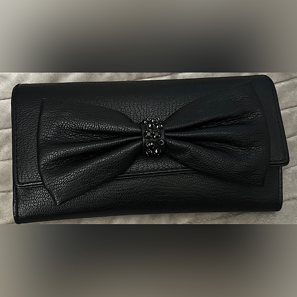 Kate Spade Manor Place Milou Bow Clutch Leather Handbag / wallet